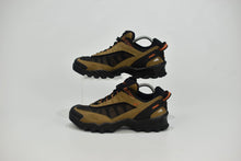 Load image into Gallery viewer, (2002) Nike ACG Barlow