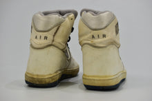 Load image into Gallery viewer, (1987) Nike Air Assault