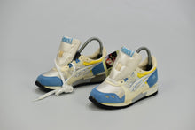 Load image into Gallery viewer, (1986) Asics Lady Gel Lyte