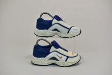 Load image into Gallery viewer, (2000) Nike Cross Training Runners