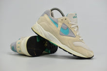 Load image into Gallery viewer, (1992) Nike Air Icarus