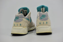 Load image into Gallery viewer, (1992) Nike Air Icarus