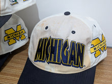 Load image into Gallery viewer, 1990's NCAA Snapback Caps