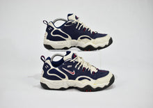 Load image into Gallery viewer, (1998) Nike Cross Trainer