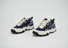 Load image into Gallery viewer, (1998) Nike Cross Trainer