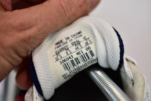 Load image into Gallery viewer, (2001) Nike Air Streak