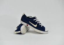 Load image into Gallery viewer, (1998) Nike Pillar Cushion