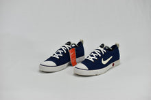 Load image into Gallery viewer, (1998) Nike Pillar Cushion