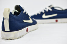 Load image into Gallery viewer, (1998) Nike Pillar Cushion