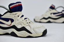 Load image into Gallery viewer, (1997) Nike Diverge