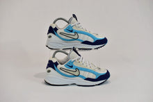 Load image into Gallery viewer, (1997) Nike Skylon Triax III