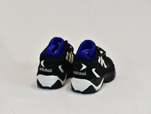 Load image into Gallery viewer, (1994) Adidas Aggressor Mid
