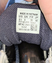 Load image into Gallery viewer, (2003) Adidas Falcon