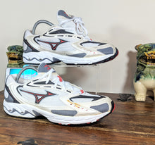 Load image into Gallery viewer, (2004) Mizuno Wave Rider 6