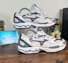 Load image into Gallery viewer, (2004) Mizuno Wave Rider 6