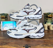 Load image into Gallery viewer, (2004) Mizuno Wave Rider 6