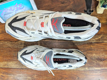 Load image into Gallery viewer, (2004) Mizuno Wave Rider 6
