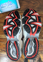 Load image into Gallery viewer, (2004) Mizuno Wave Rider 6