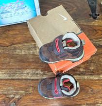 Load image into Gallery viewer, (2006) Nike Little Heliboot