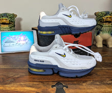 Load image into Gallery viewer, (2002) Nike Air Max Elite (PS)