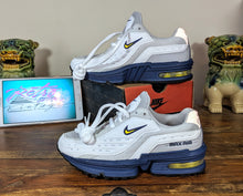 Load image into Gallery viewer, (2002) Nike Air Max Elite (PS)
