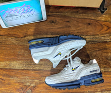 Load image into Gallery viewer, (2002) Nike Air Max Elite (PS)
