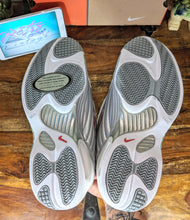 Load image into Gallery viewer, (2002) Nike Air Max Illusion