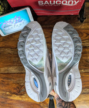 Load image into Gallery viewer, (2005) Saucony Grid RW2